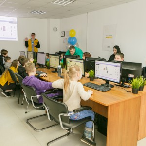 Новый класс в развлекательном центре города Томска! Скоро открытие! - КИБЕРшкола программирования для детей, компьютерные курсы для школьников, начинающих и подростков - KIBERone г. Кстово